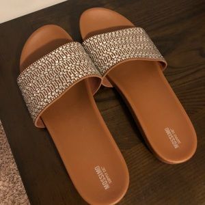 NWOT Mossimo jeweled sandals
